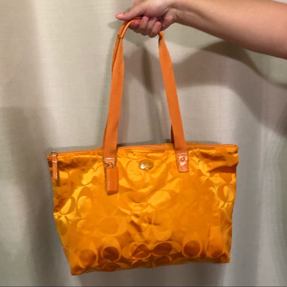COACH TOTE